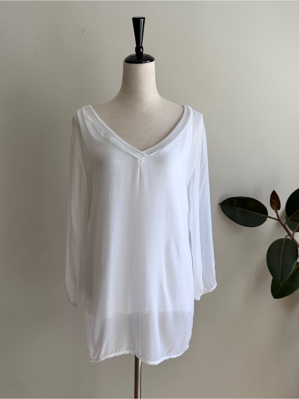 Sofia Made In Italy V-Neck Sheer Sleeves Viscose  Tunic M/L